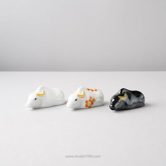 有田焼 干支置物 丑 7.5cm [オリジナル木台付]