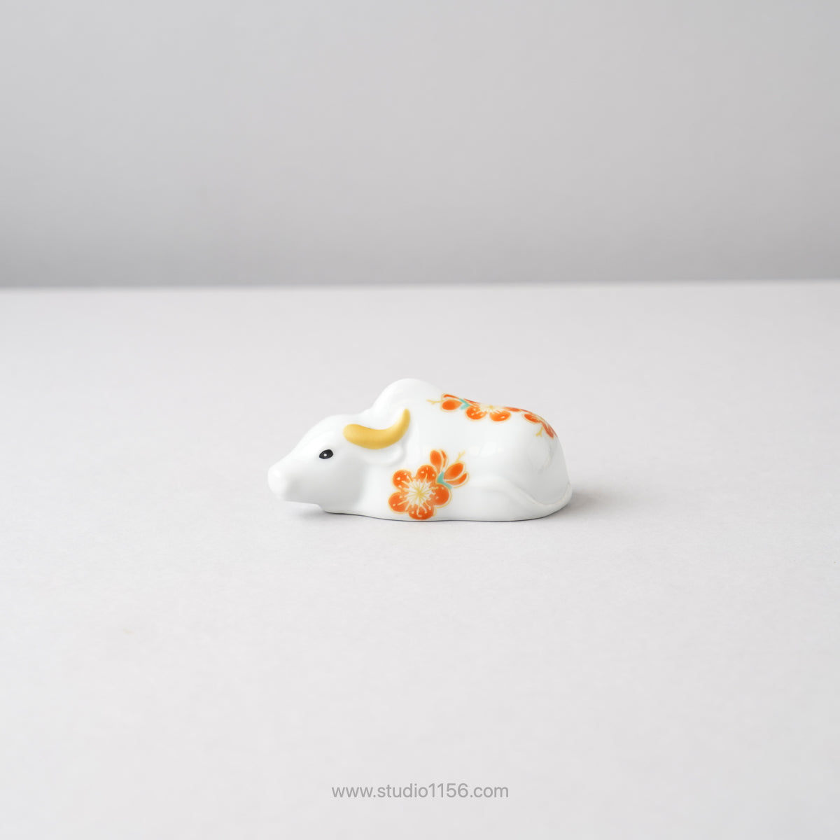 有田焼 干支置物 丑 7.5cm [オリジナル木台付]