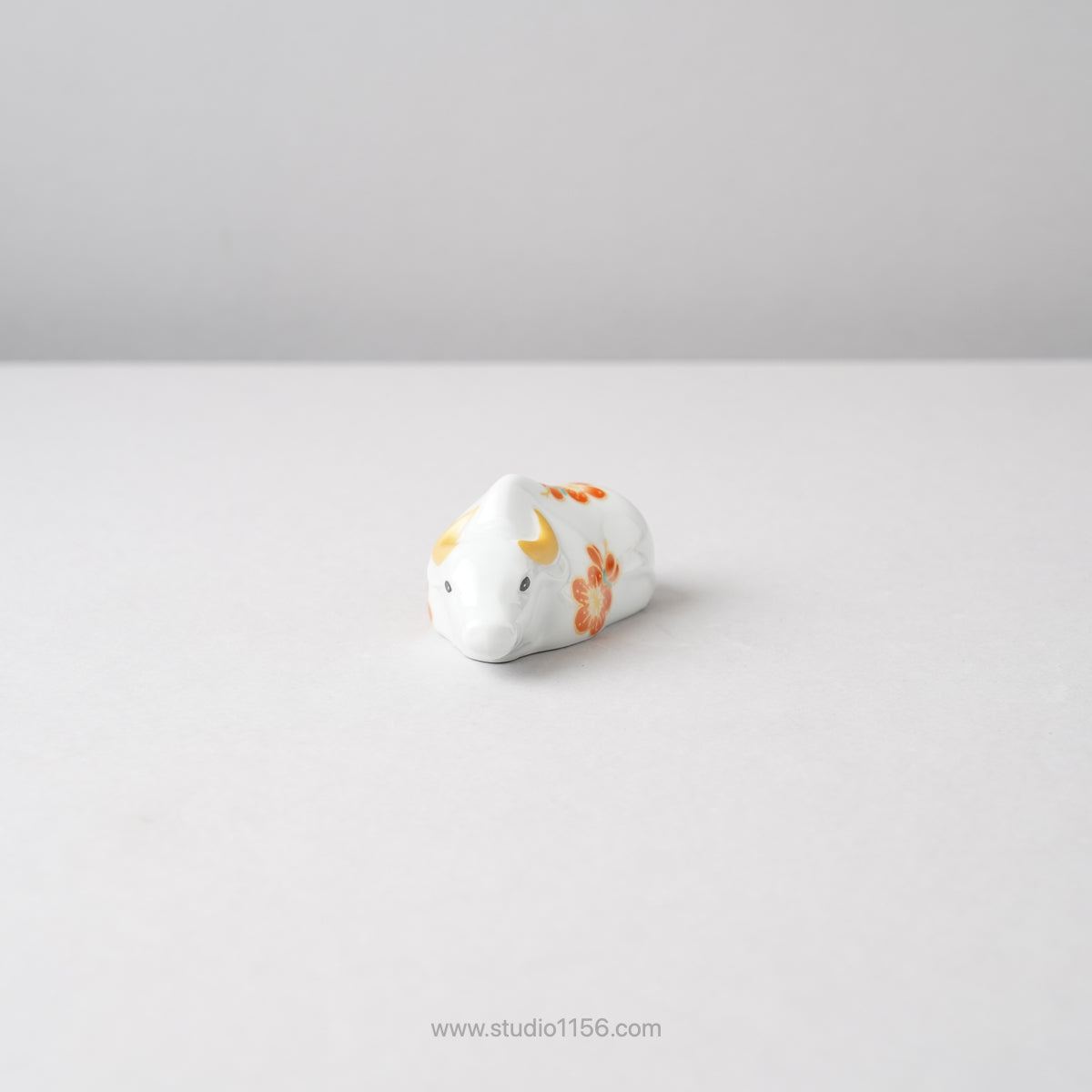 有田焼 干支置物 丑 7.5cm [オリジナル木台付]