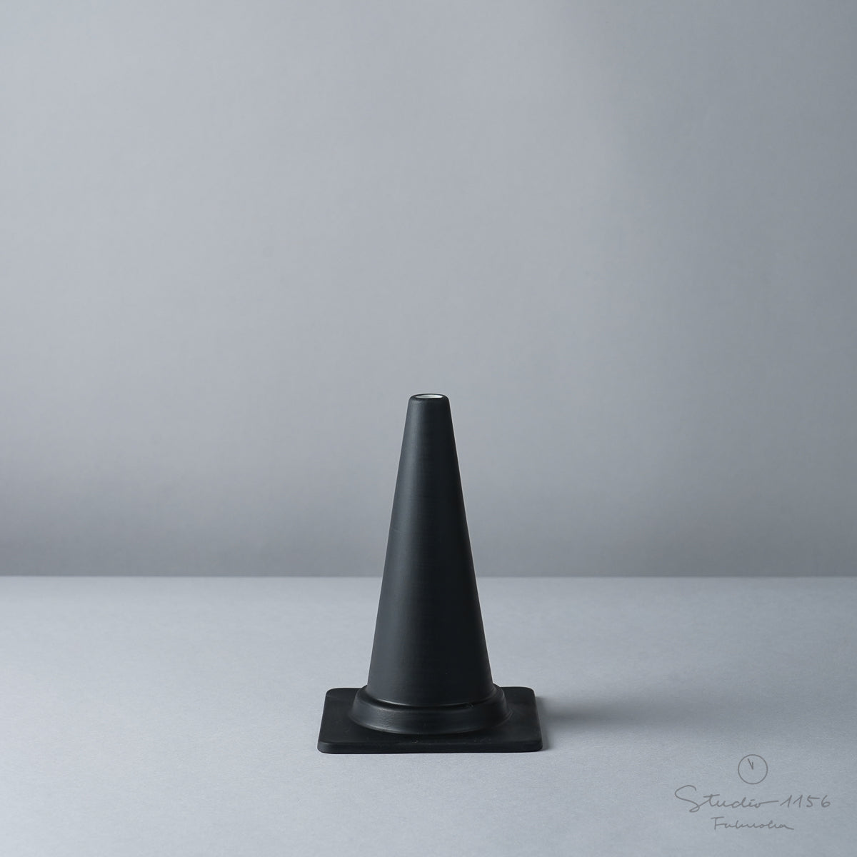 波佐見焼 CONE 一輪挿し 13cm